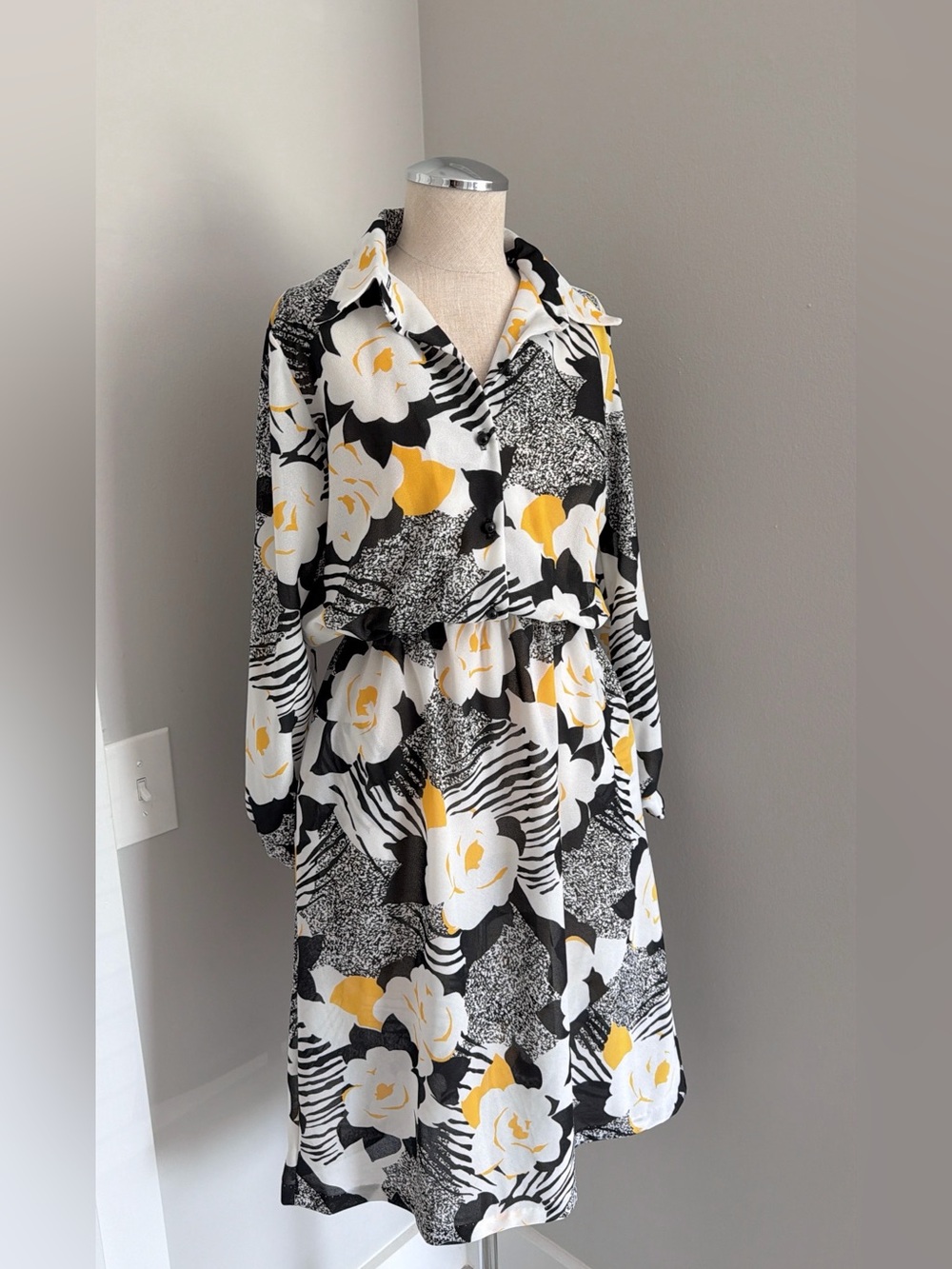 Anthony Richards Women’s Black White Yellow Floral Woven Fit & Flare Dress